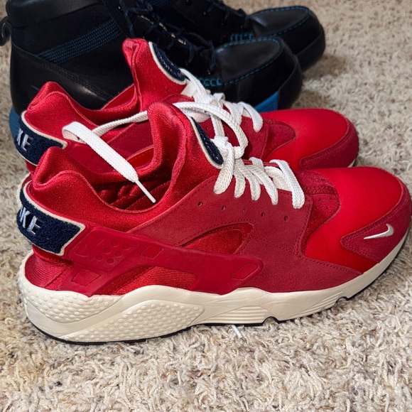 Nike Air Huarache Run shoes PRM Varsity Jacket Red 704830-602 13 - Picture 1 of 7